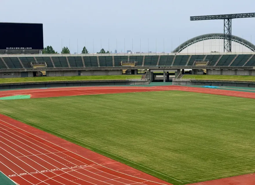 富山県総合運動公園陸上競技場